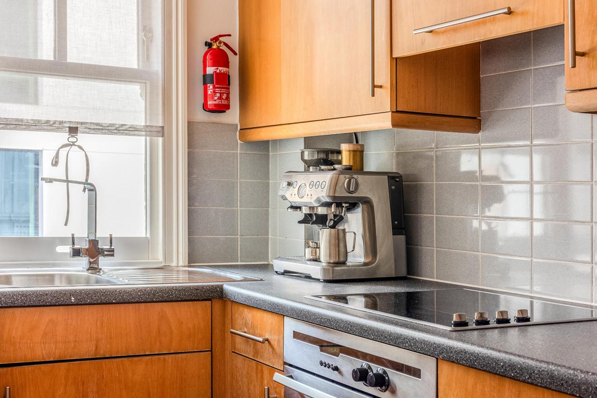 1br Apt, Of London, 2min Aldgate Tube *